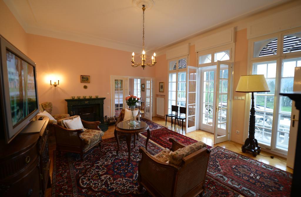 Villa Elasan Μπλεντ Εξωτερικό φωτογραφία